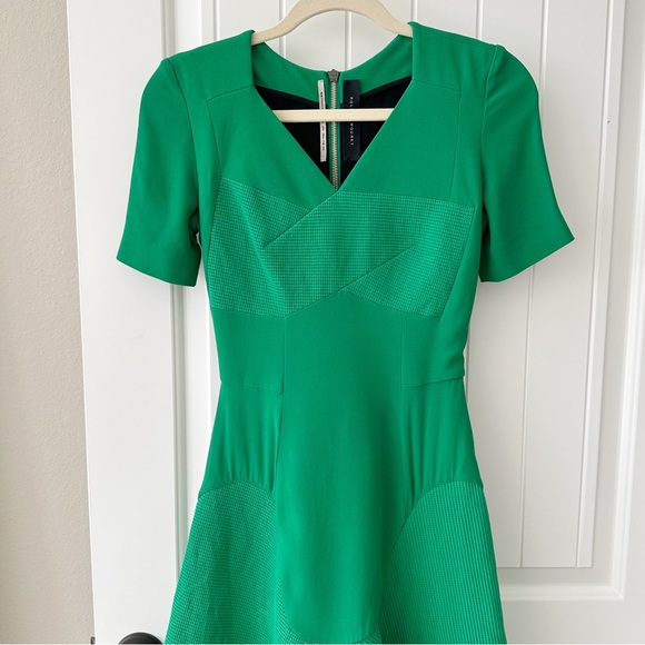 Roland Mouret Redworth Kelly Green Flouce Dress - Picture 5 of 16